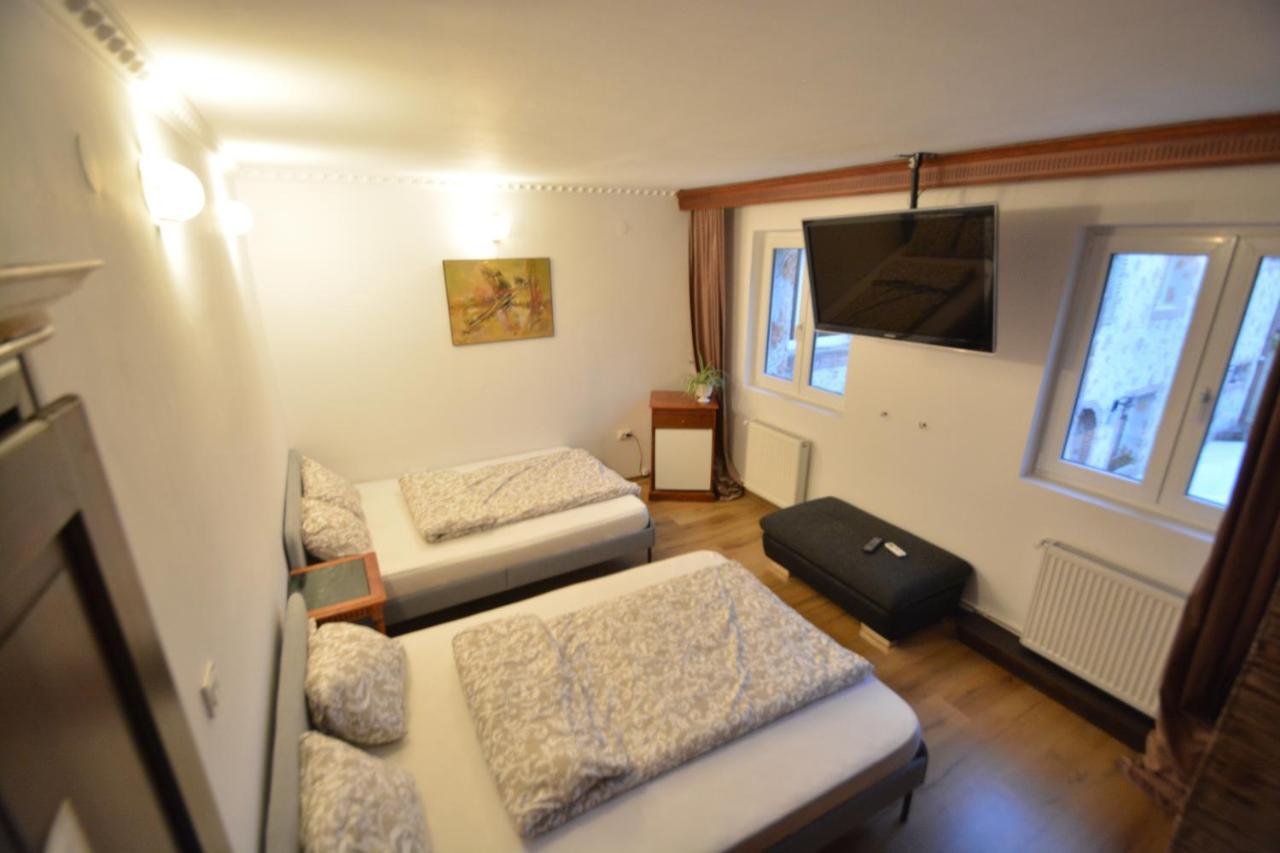 Gala - Guesthouse Oradea Eksteriør billede